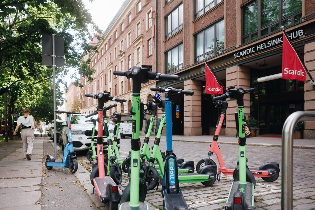 Artikkelikuva: Helsinki pilots AI-based parking monitoring for e-scooters – aiming for smoother parking